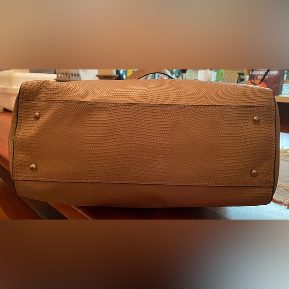 Authentic Guess Handbag - Picture 4 of 9